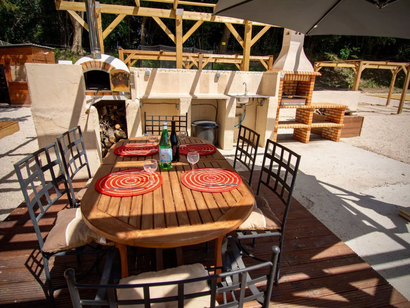 Leonie's Gîte Moulin de Tartay in Avignon-Buiten