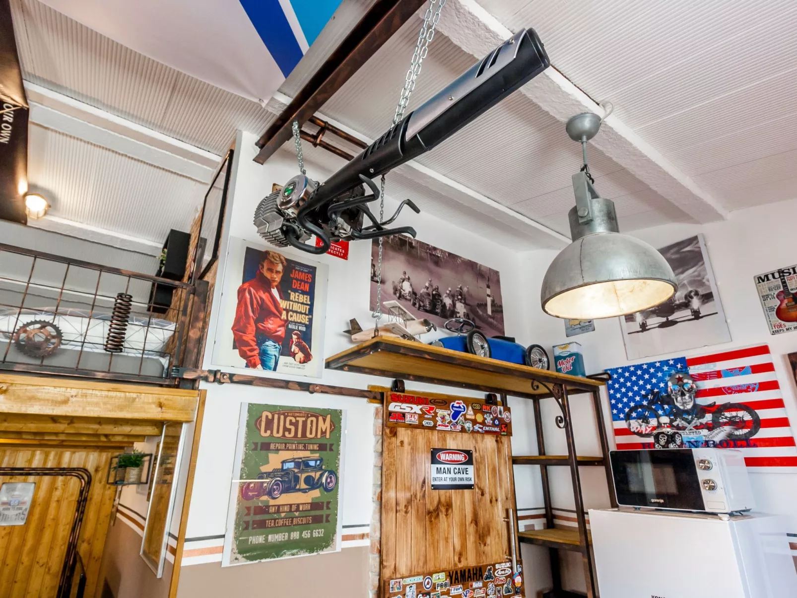 Haus im Industriestil Eni mit privatem Parkplatz-Binnen