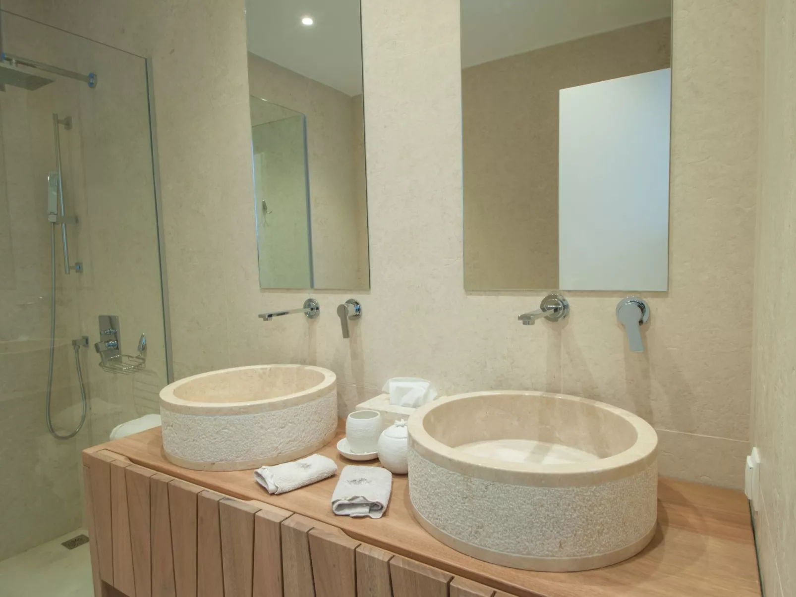 "Villa Dimitra" mit Infinity Pool-Binnen