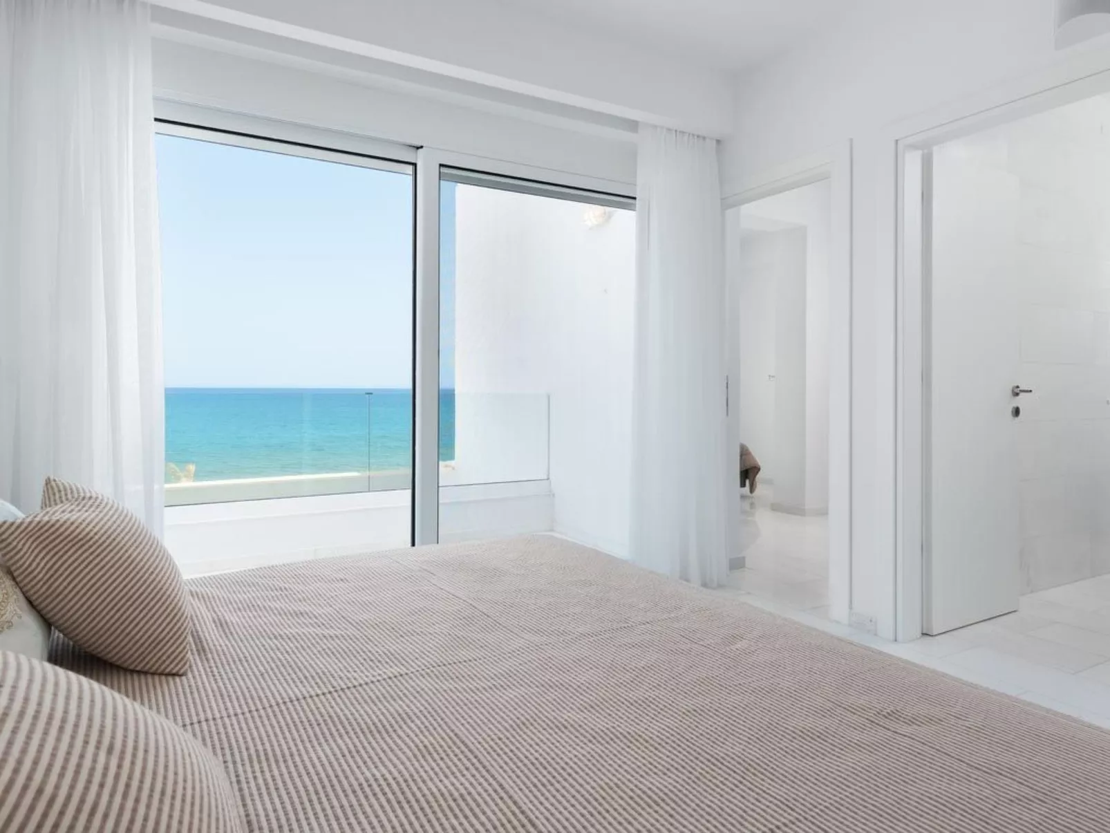 Strandvilla für 15 Personen in Kolipia-Image-tags.info