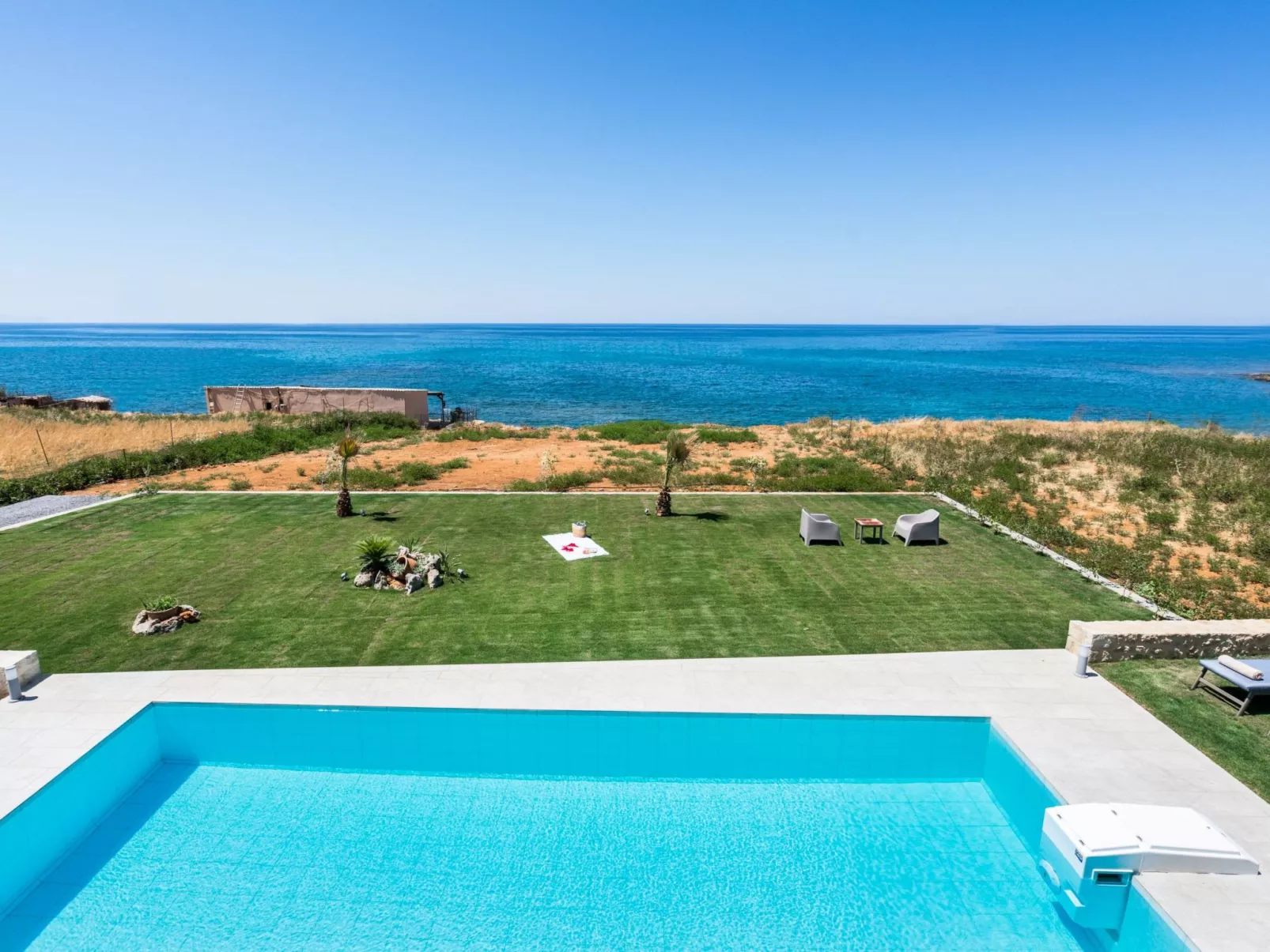 Villa am Strand mit Pool, Kinderbereich und BBQ-Binnen