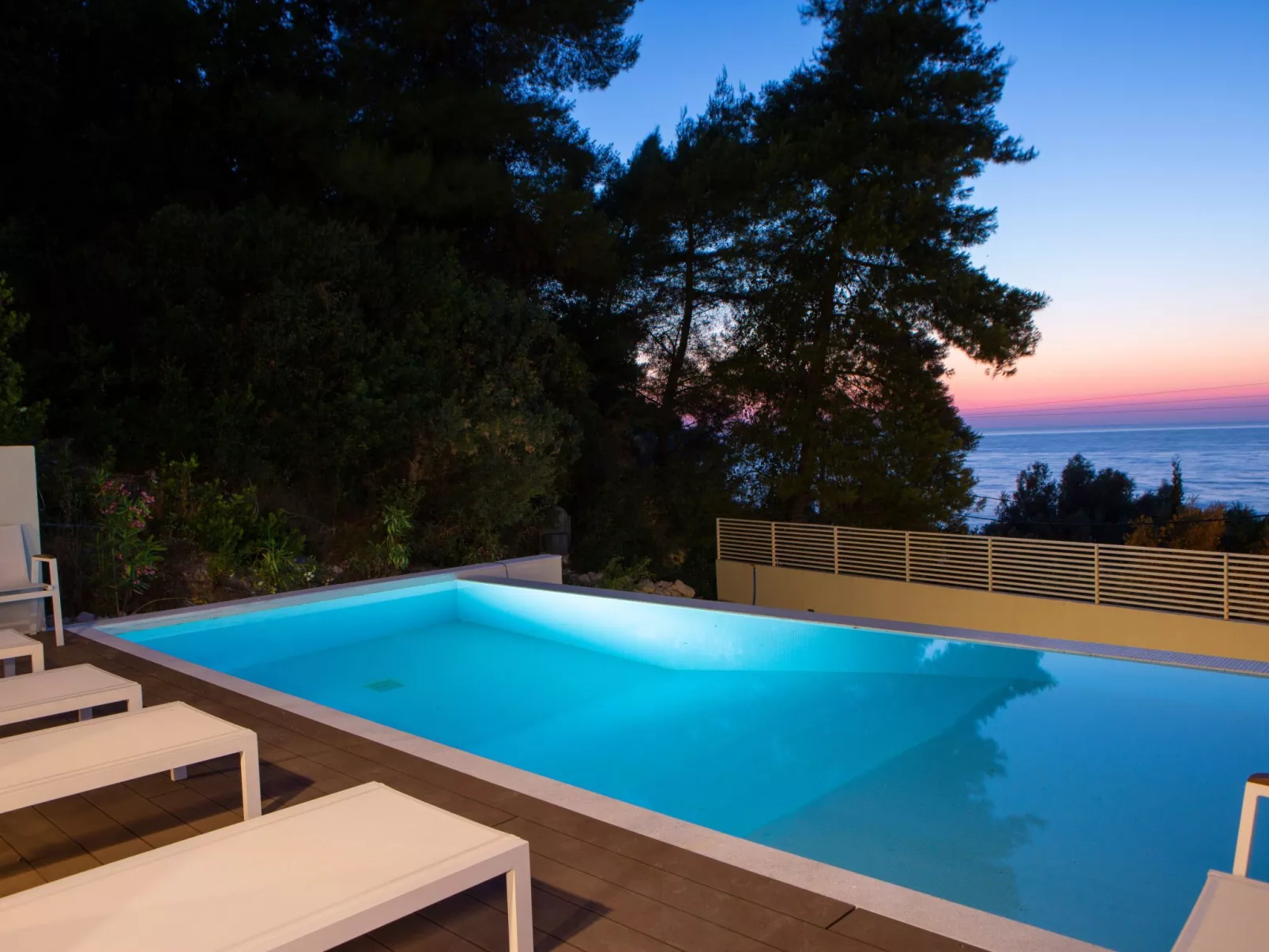 Villa mit eigenem Garten und in der Nähe von Agios Nikitas-Buiten