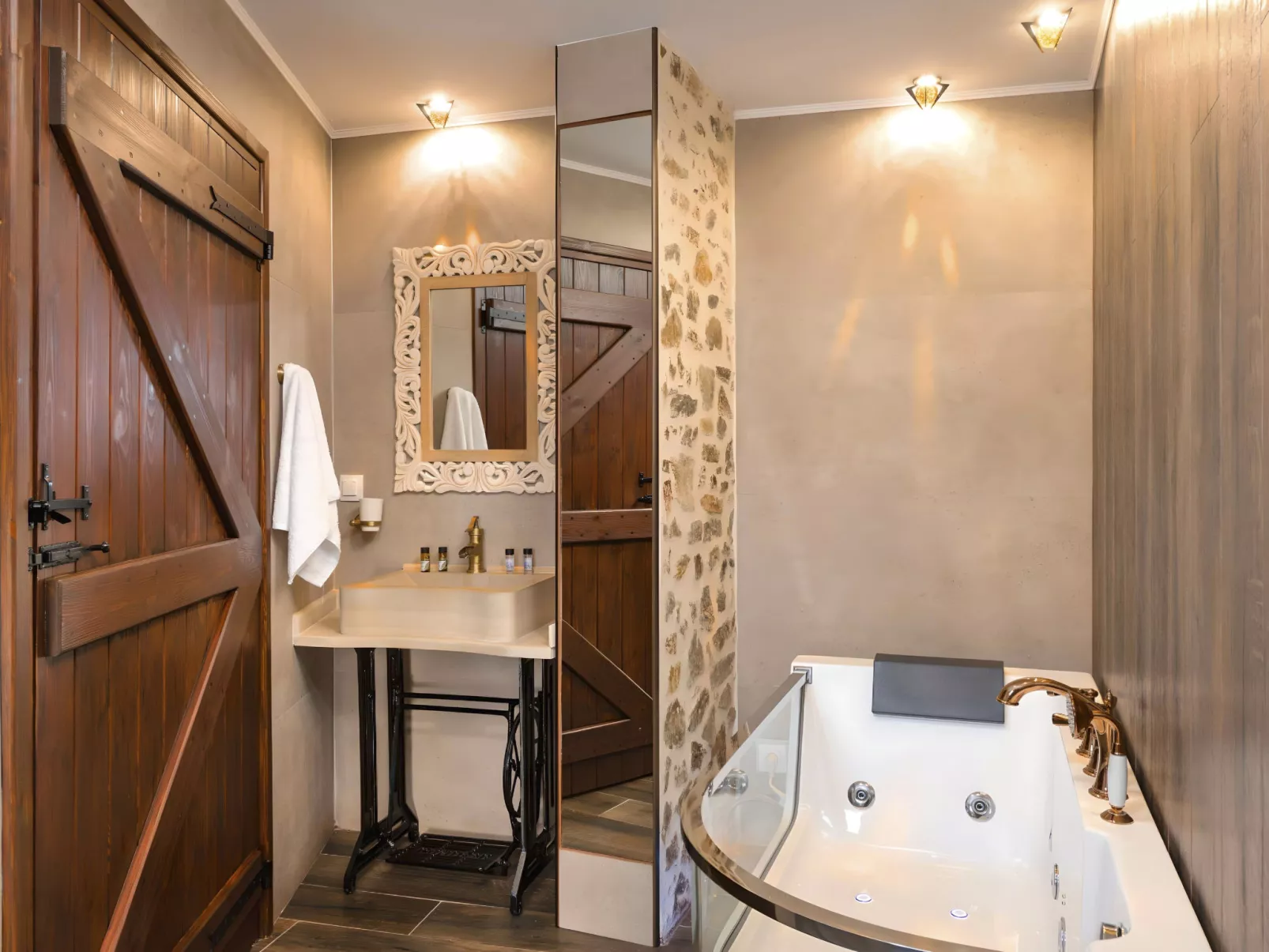 Petralis Luxus Villa Pool Whirlpool-Binnen