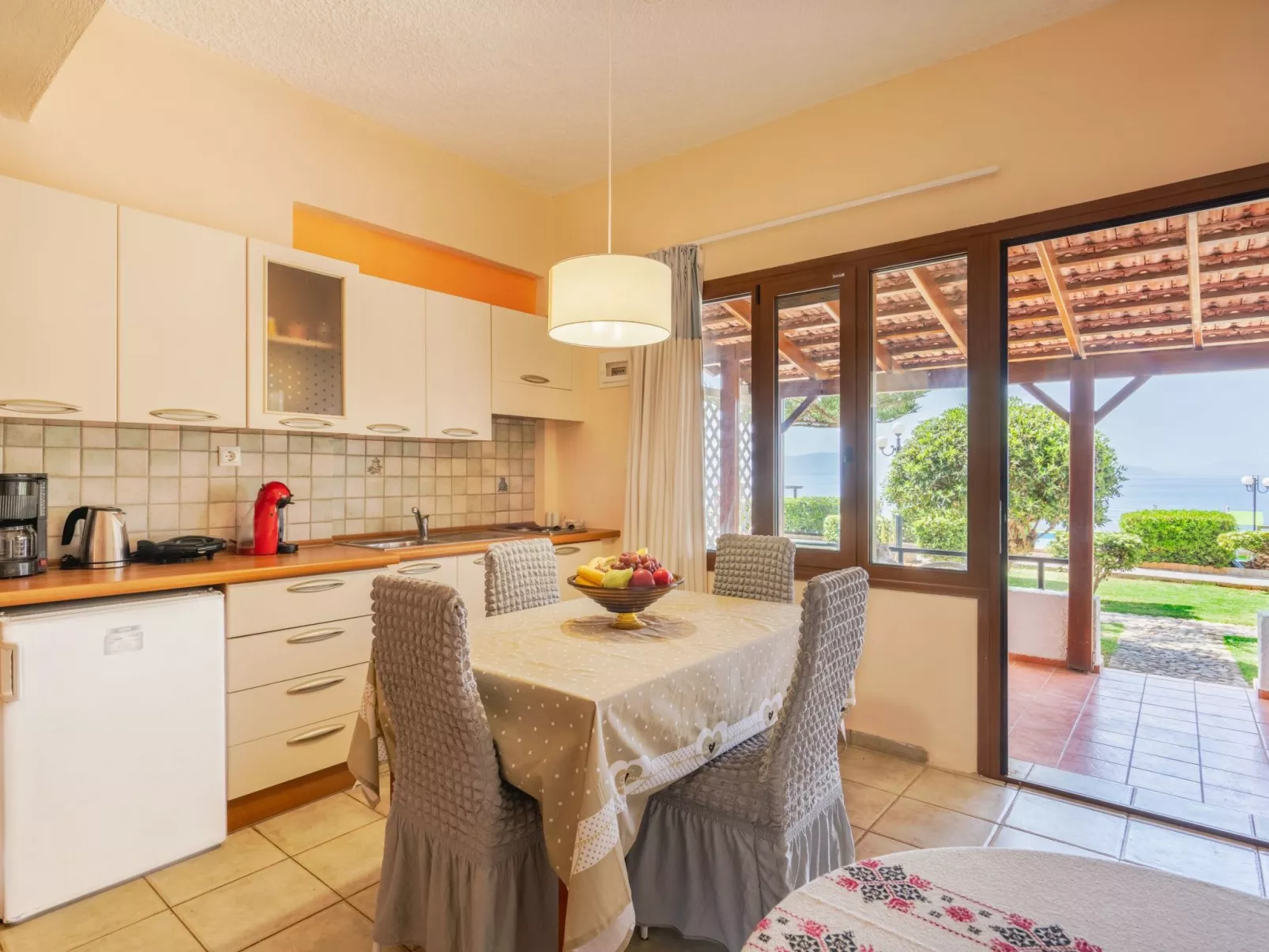 Villa am Strand mit privatem Swimmingpool und Meerblick-Image-tags.info