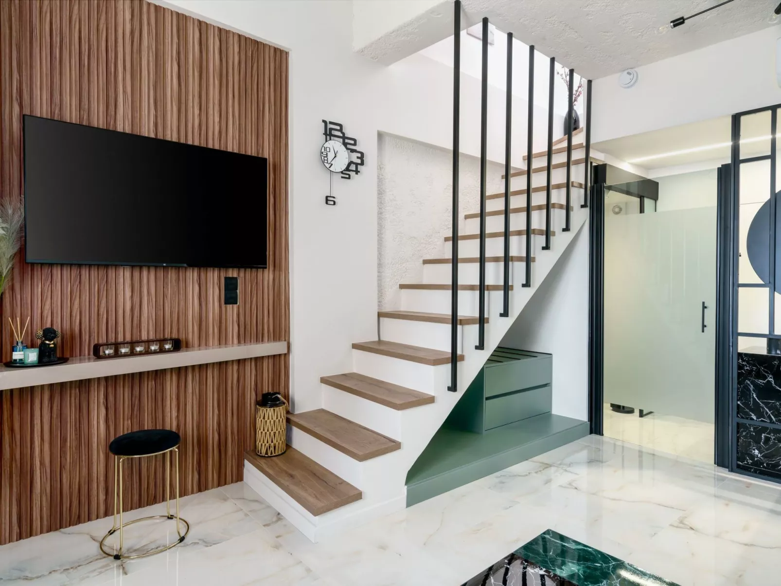 Neue Charavgi Suite mit Jacuzzi, 40m vom Strand entfernt-Binnen