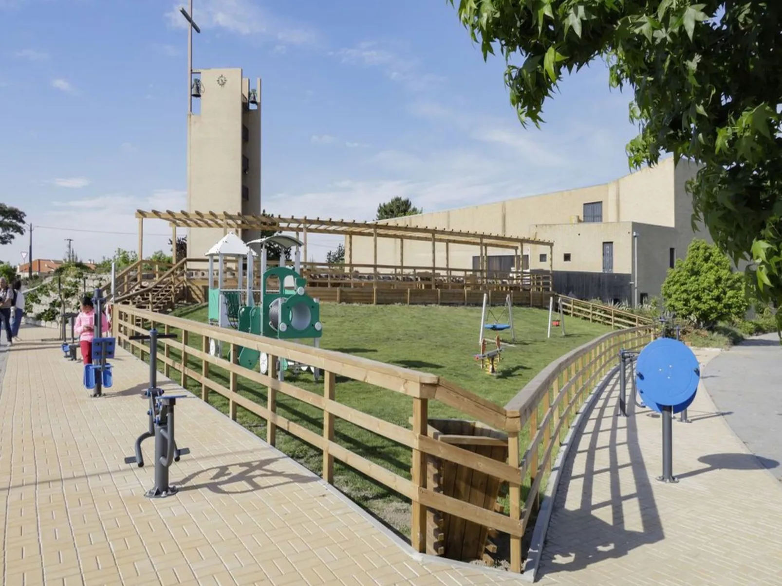 Das Haus Bairrada mit freier Garage-Buiten