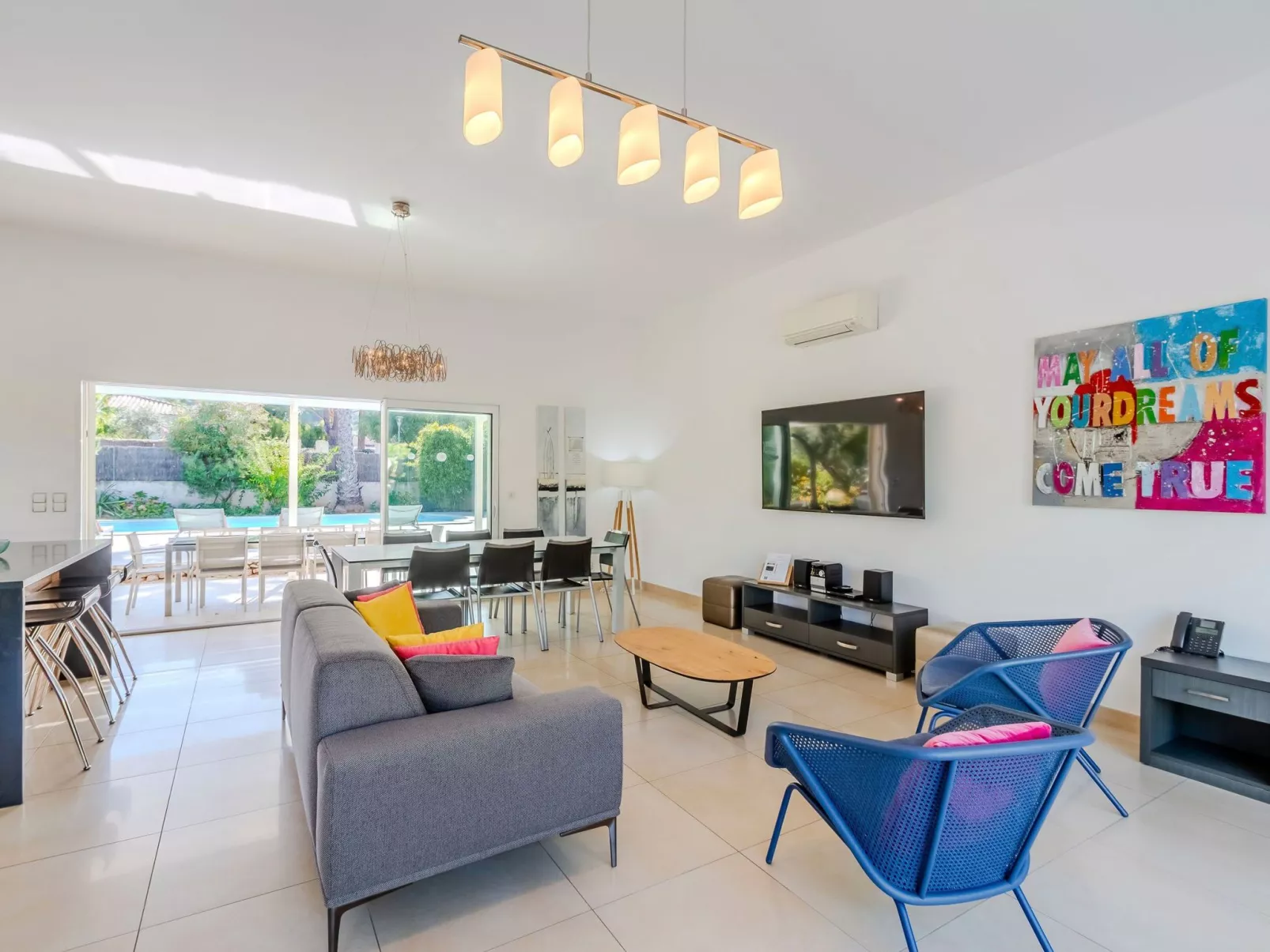 Villa 3 Schlafzimmer, privater Pool Garten und Parkplatz-Binnen