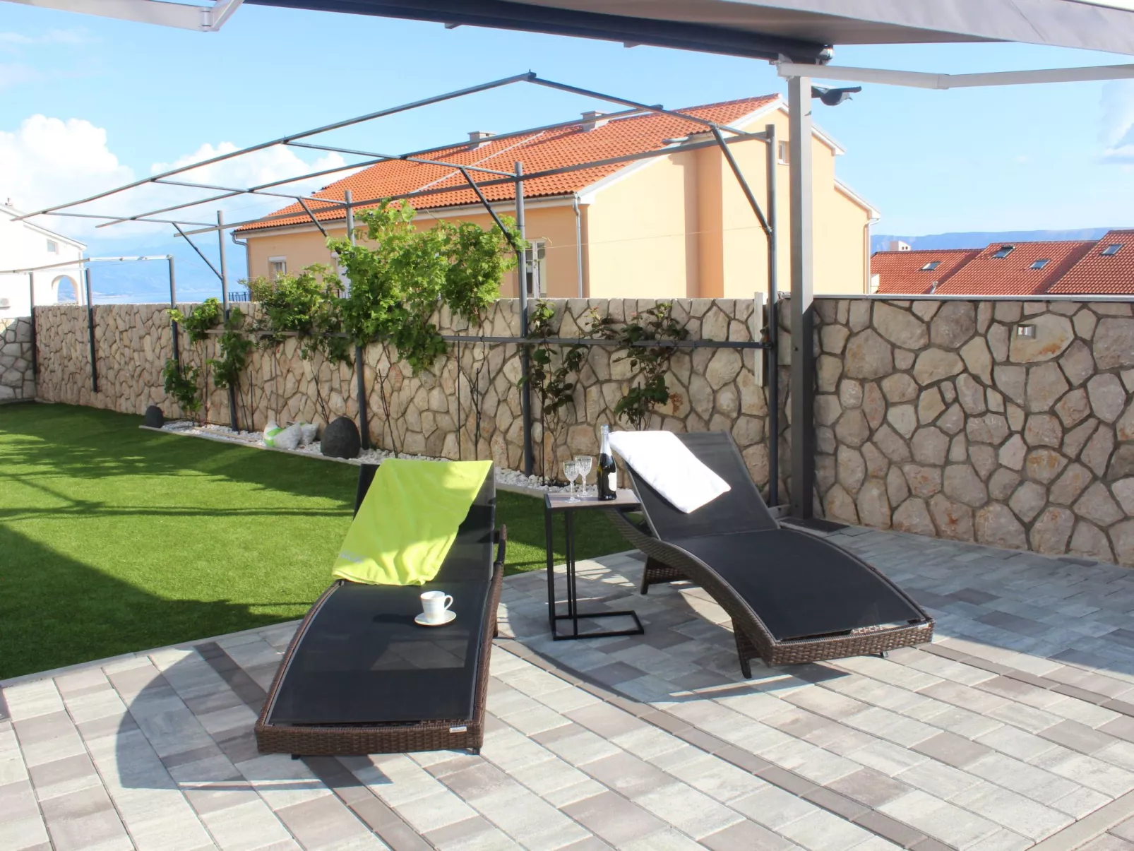 Wohnung "Buba 5" mit Terrasse-Buiten