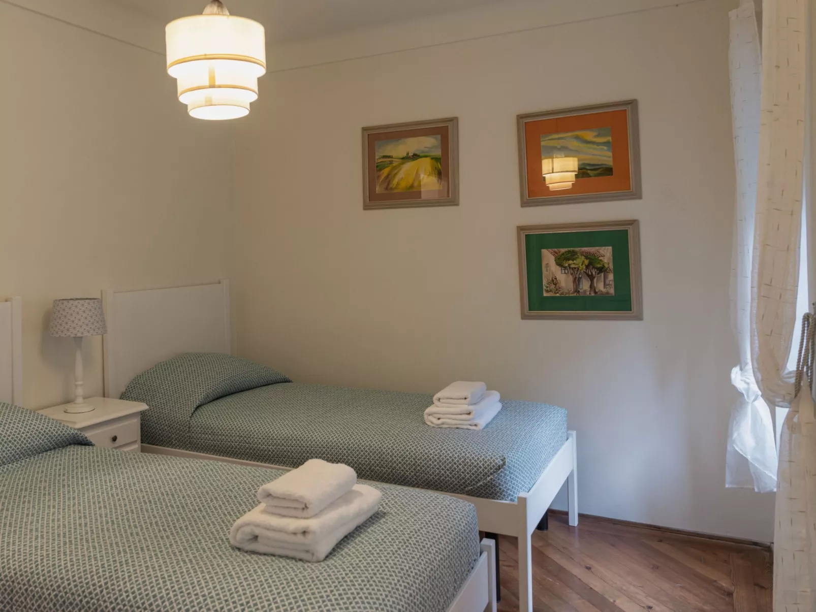 "Palazzo Branca" mit Blick auf den See.-Binnen