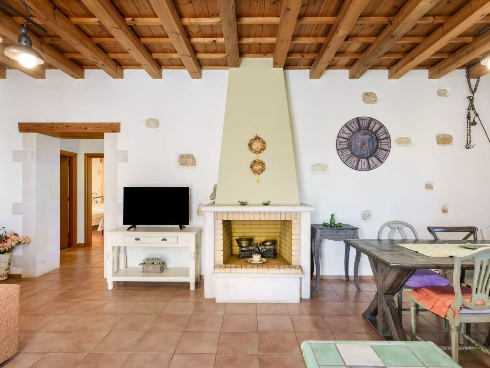 Villa "Arodamos" mit Garten, Grill und Terrasse-Binnen