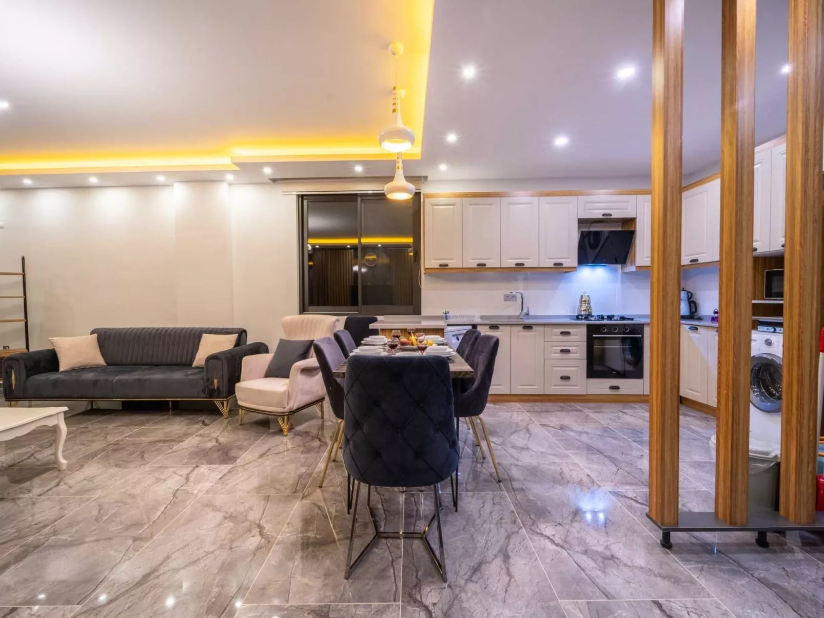 Luxuriöse Villa "Sard 3" mit Jacuzzi-Binnen