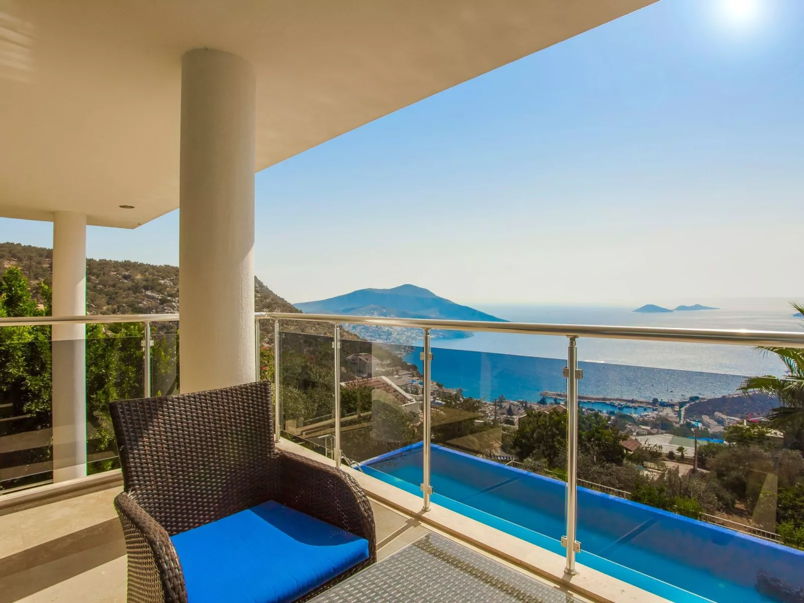 Villa für 10 P mit unglaublichem Ausblick-Buiten