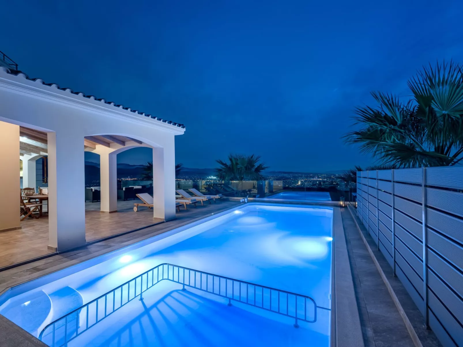 Karmilos Hill Villa - absolute Privatsphäre-Buiten