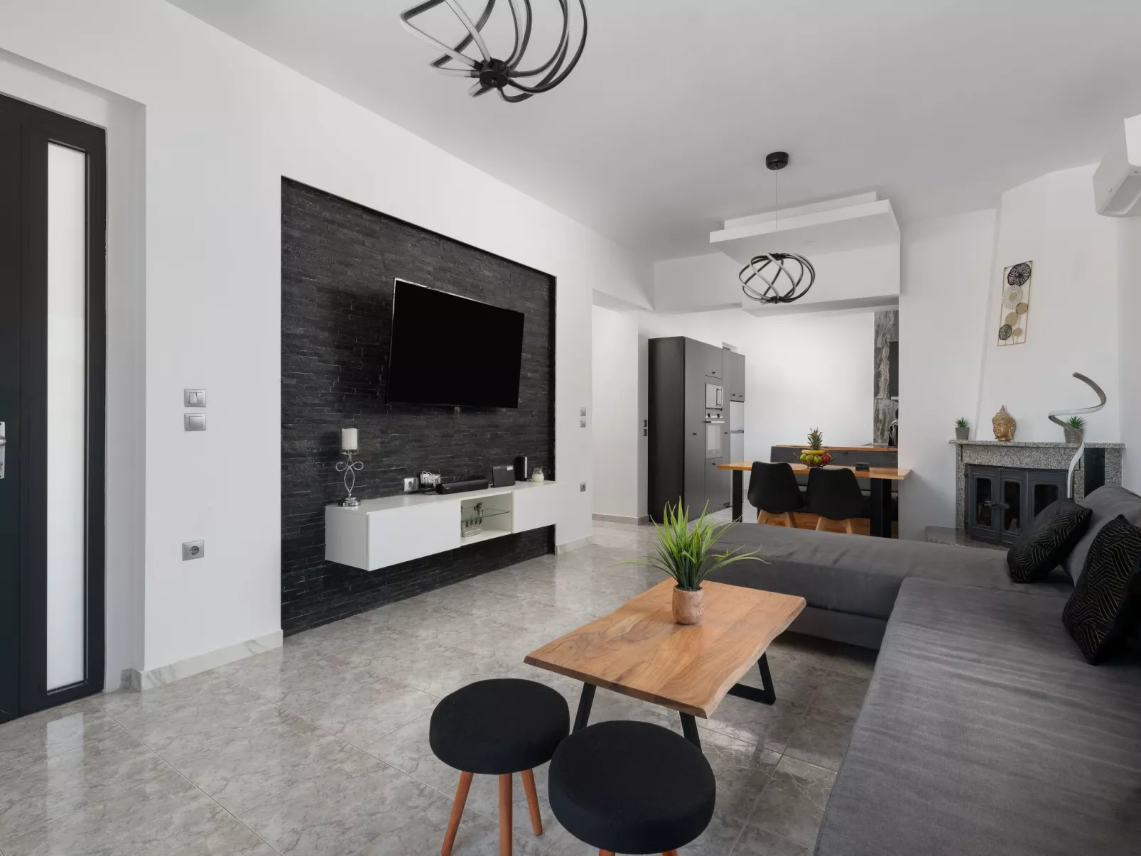 Elysianische Villa in der Nähe des Dorfes Afantou-Binnen