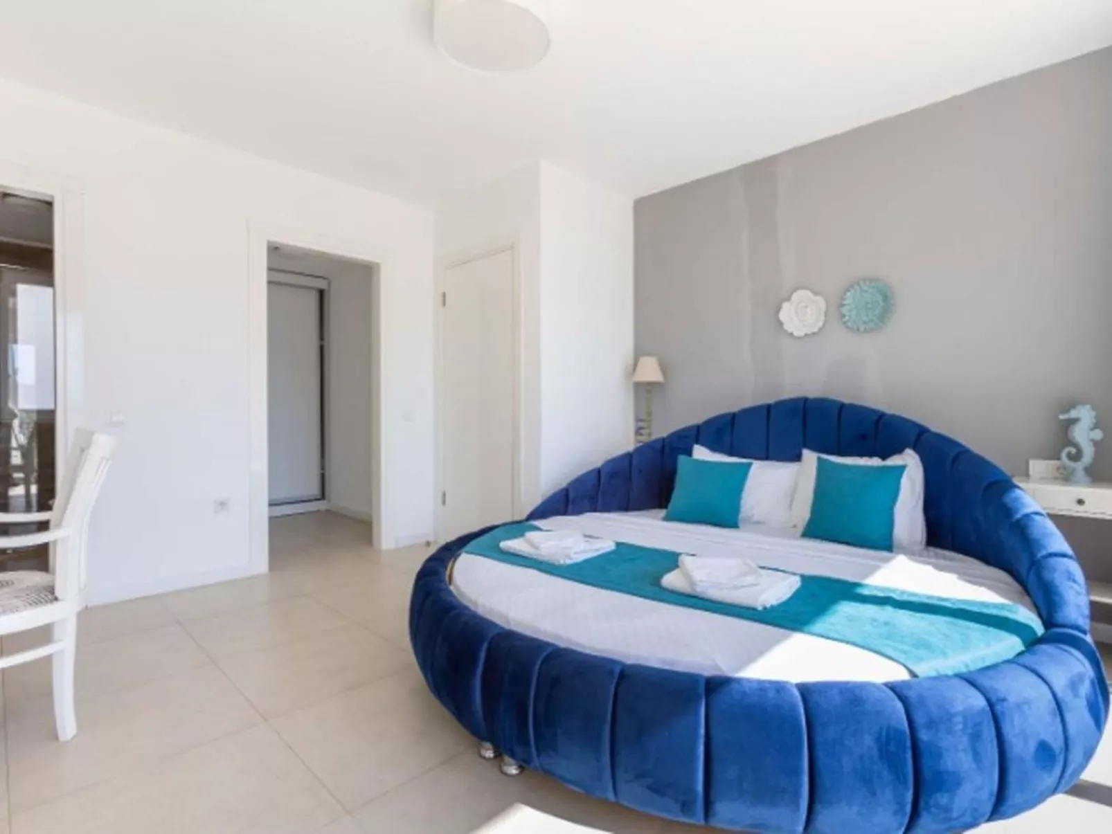 Moderne Villa mit tollem Ausblick-Image-tags.info