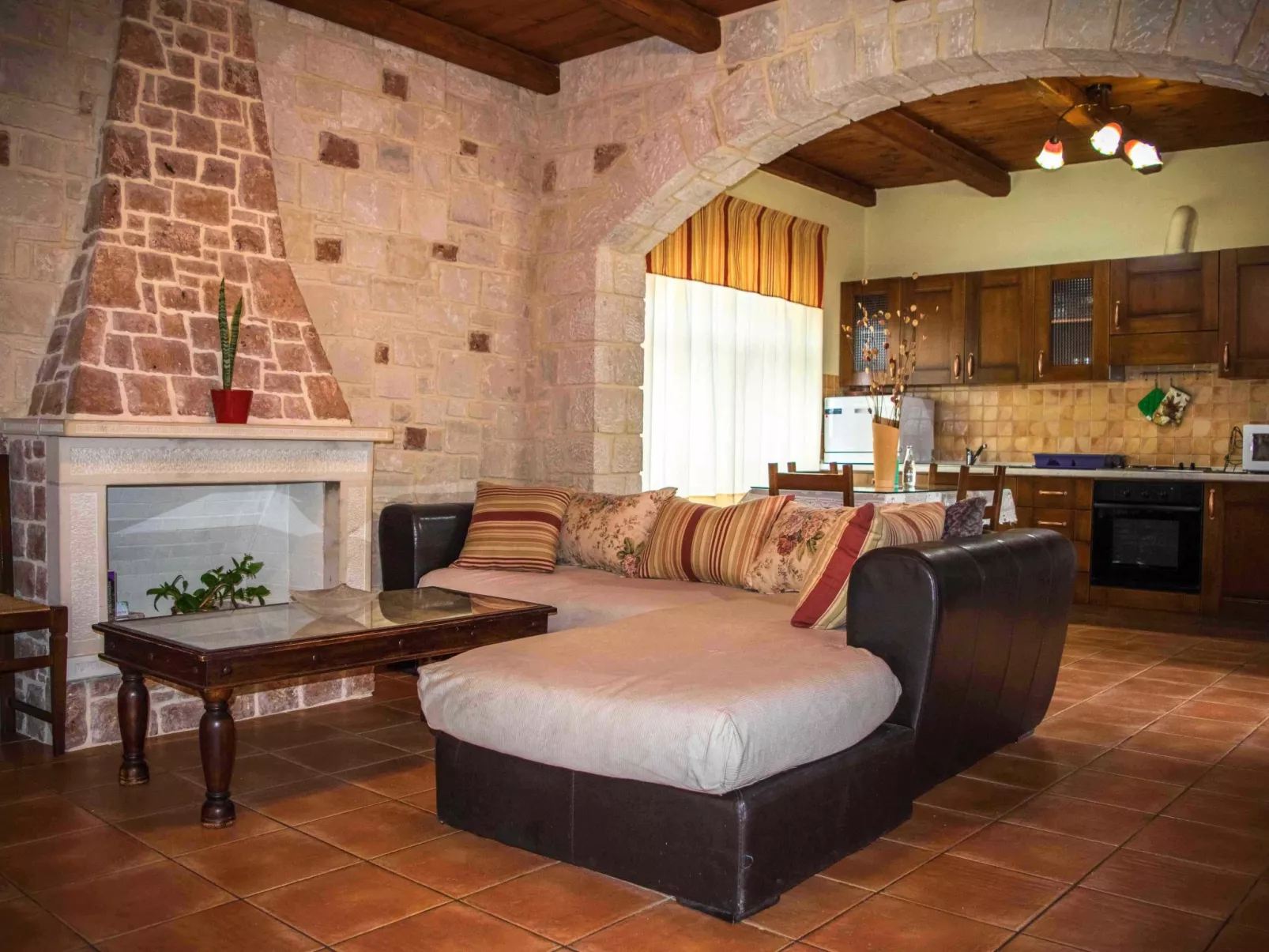 Niriides Villas_ Thetis_ 3-Schlafzimmer privater Pool-Binnen