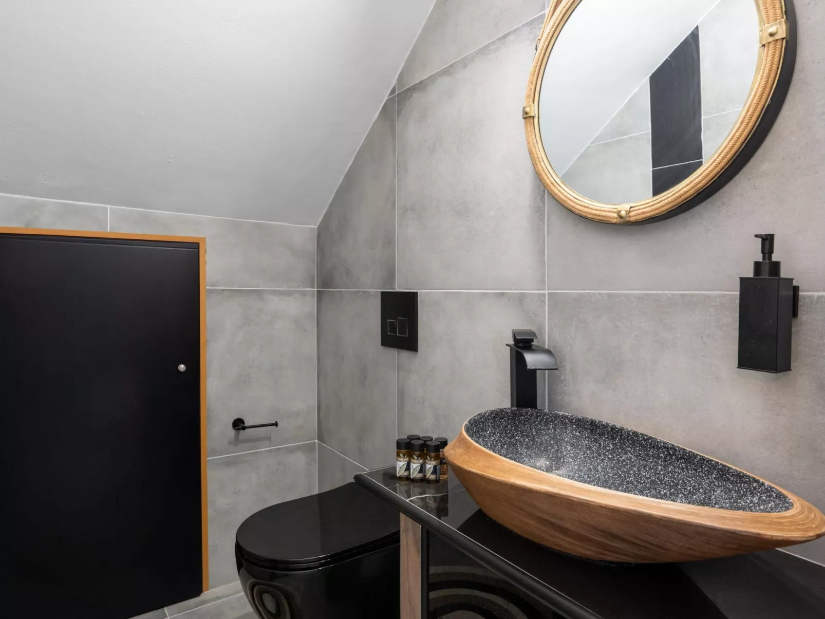 Versteckte Villa-Binnen