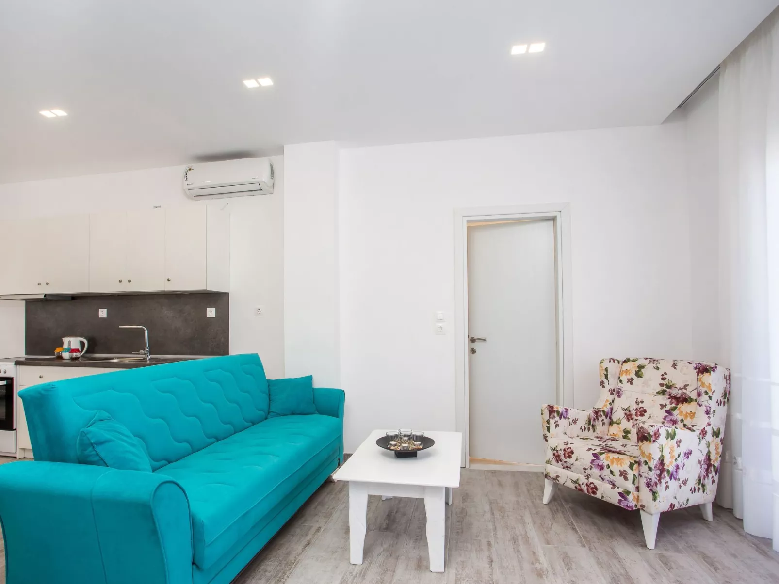 Ammos Apartment - in neu gebautem Designerhaus-Binnen