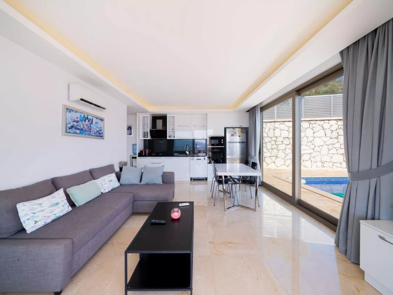 Villa Mini Arden mit Privatem Pool und Meerblick-Binnen