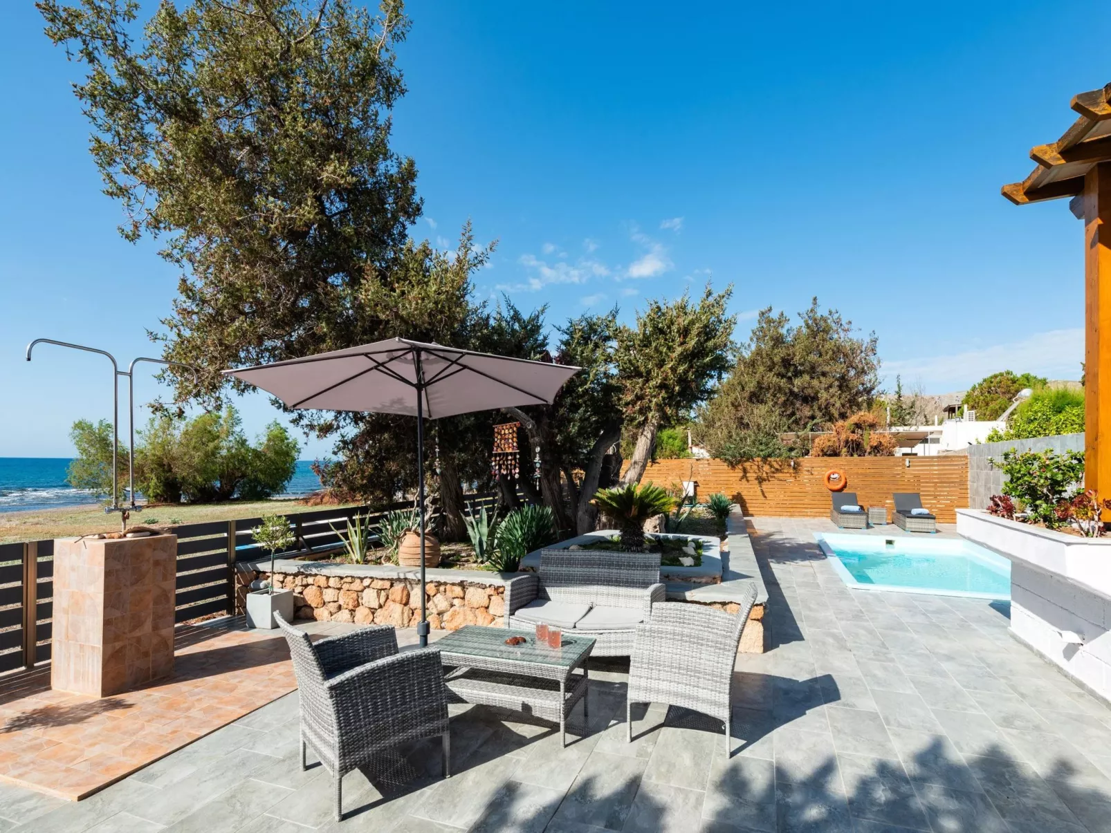 Villa Perla am Strand mit Meerblick-Buiten