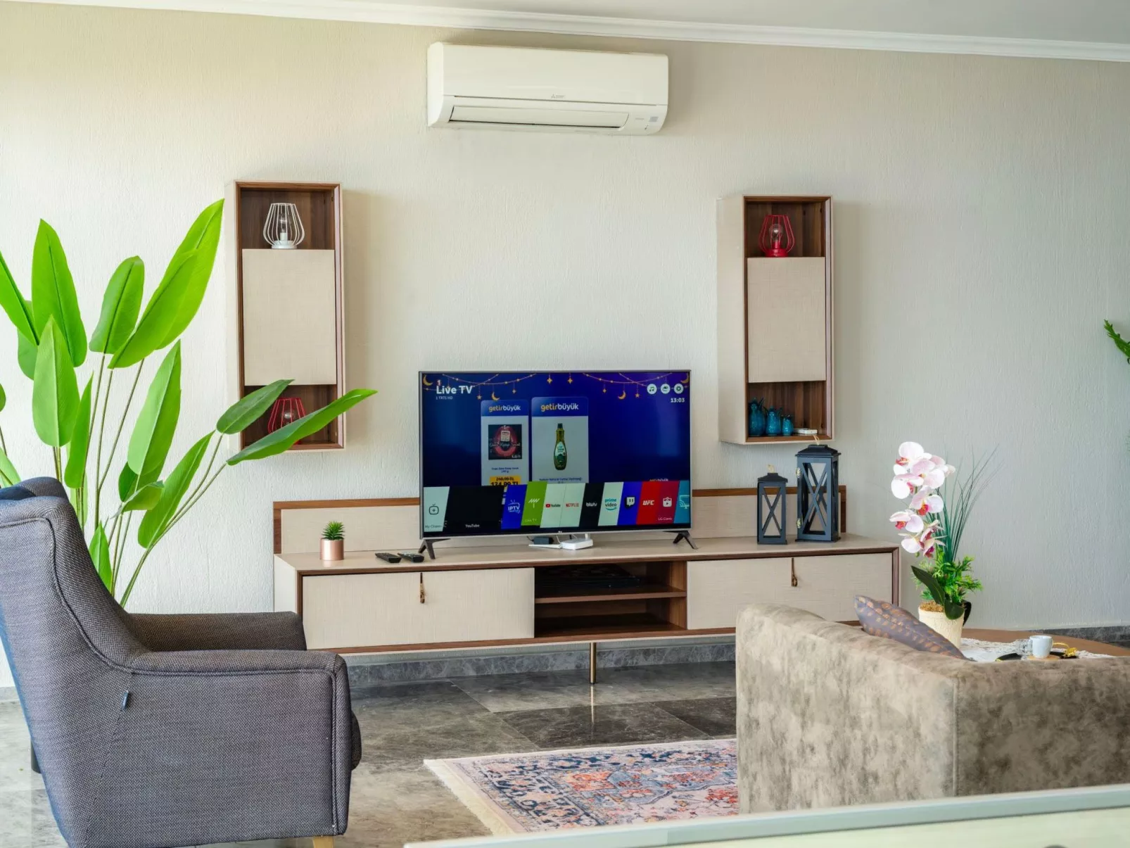 Moderne Luxusvilla mit Meerblick-Image-tags.info