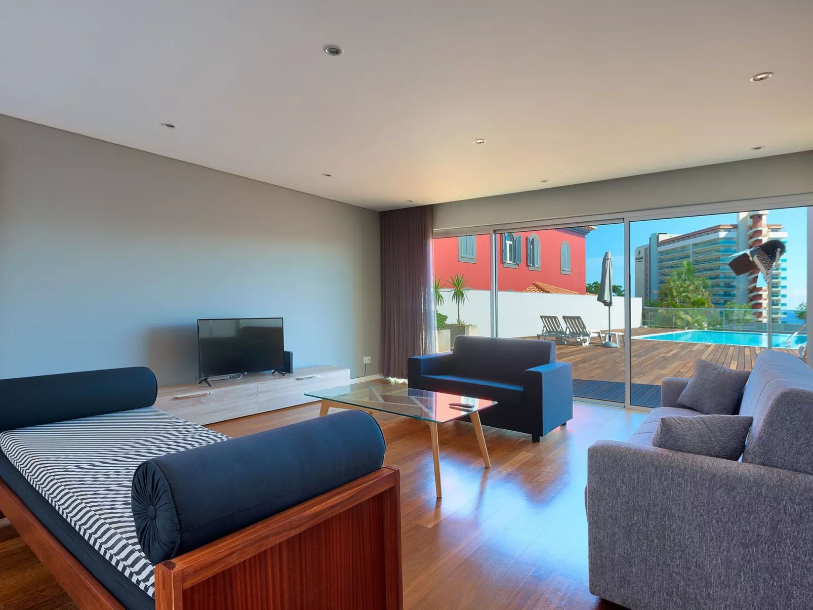 Villa Quinta Nogueira IV-Image-tags.info