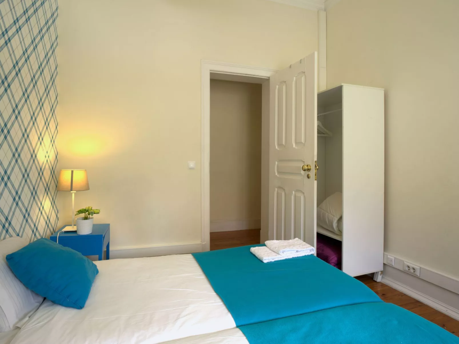 Studio für 19 Personen und 1 Kind in Lissabon-Image-tags.info