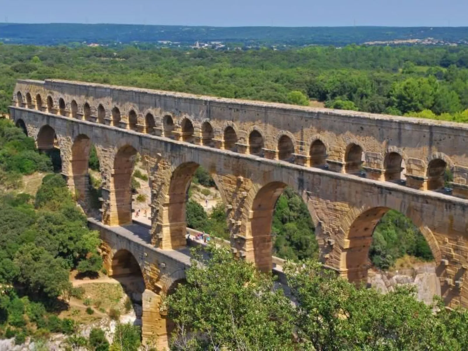 Luma-Haus in Arles-Image-tags.info