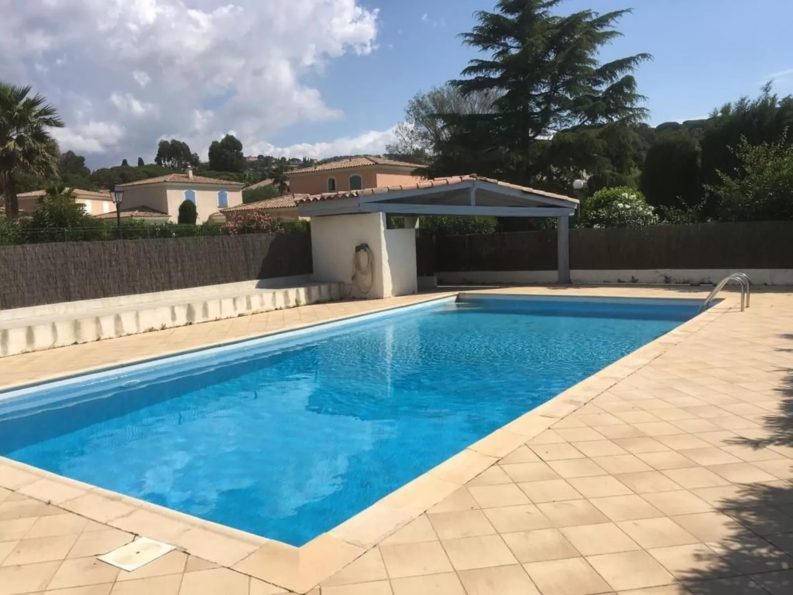 La Garonnette 12-Buiten