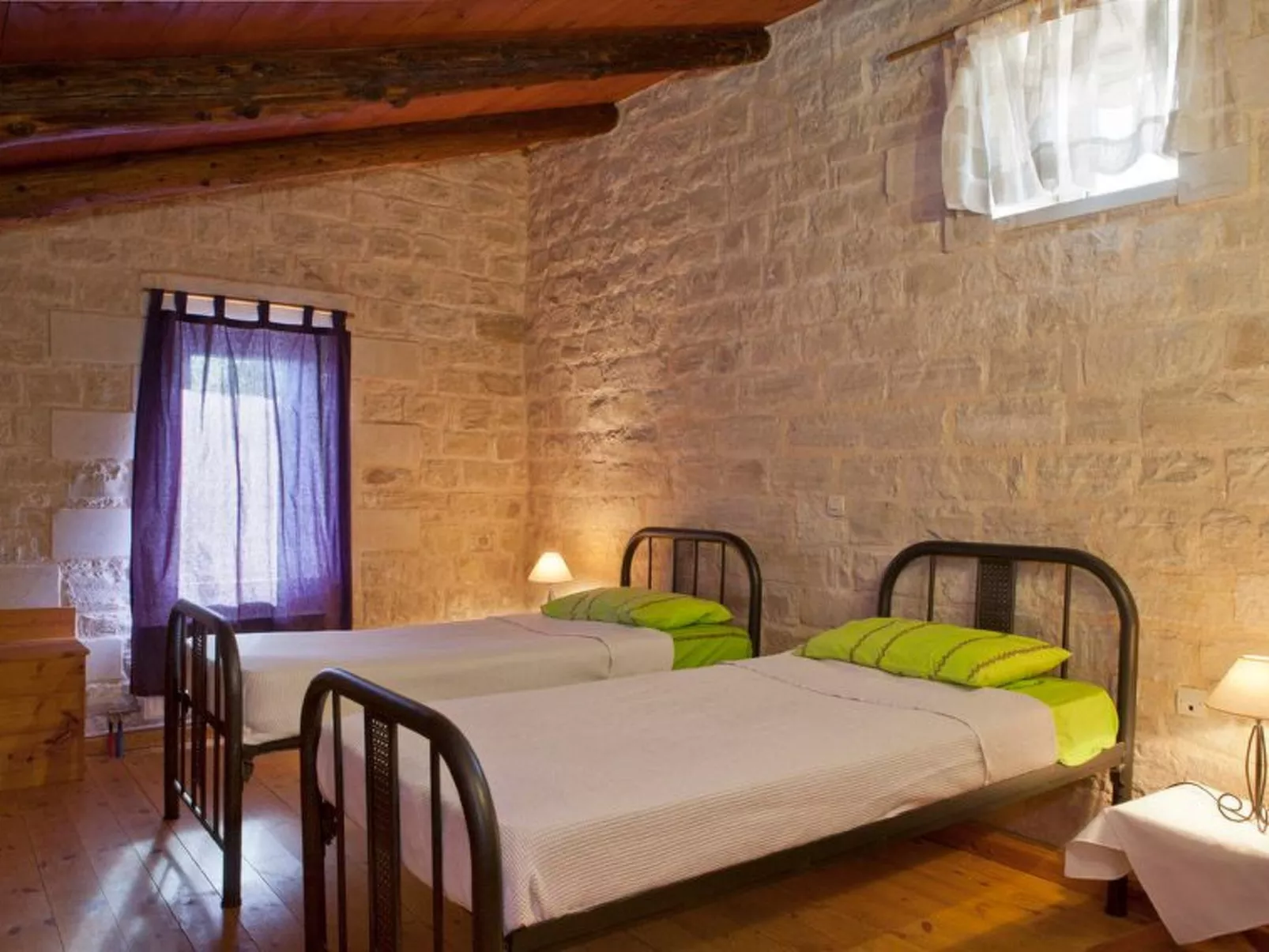 Villa aus Stein mit privatem Pool und BBQ-Bereich-Binnen