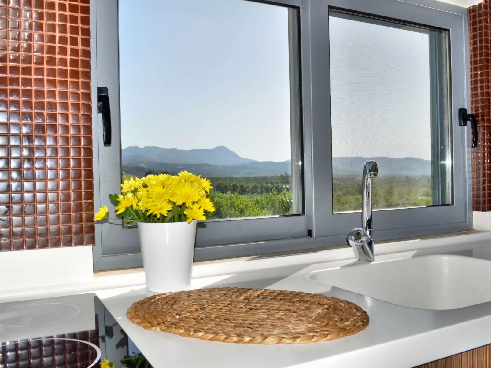 "Sirocco" mit Blick auf das Wasser-Binnen