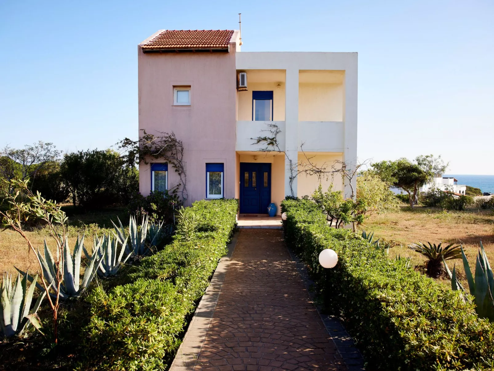 Edem Paradise-Buiten