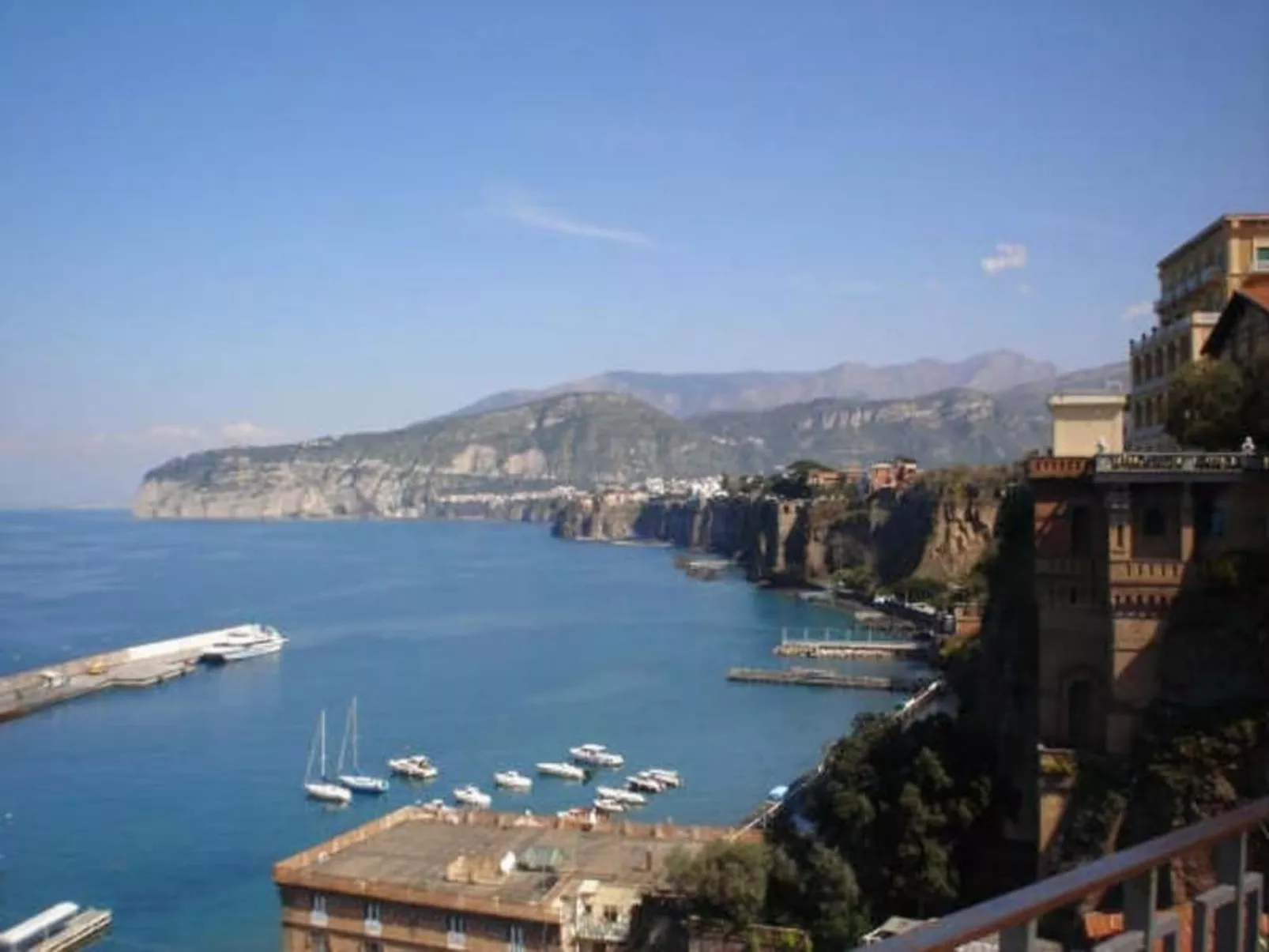 Rosa' Wohnung mit privatem Garten-Buiten