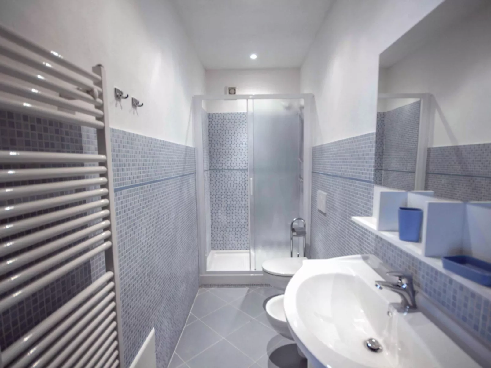 'Dispensa3' mit Schwimmbad-Binnen