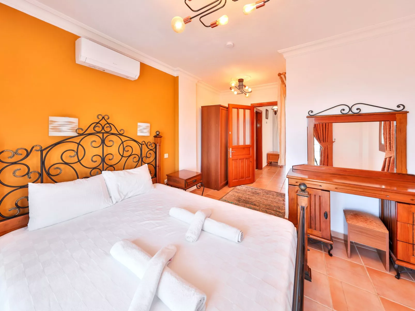 Villa mit Meerblick und privatem Pool-Binnen