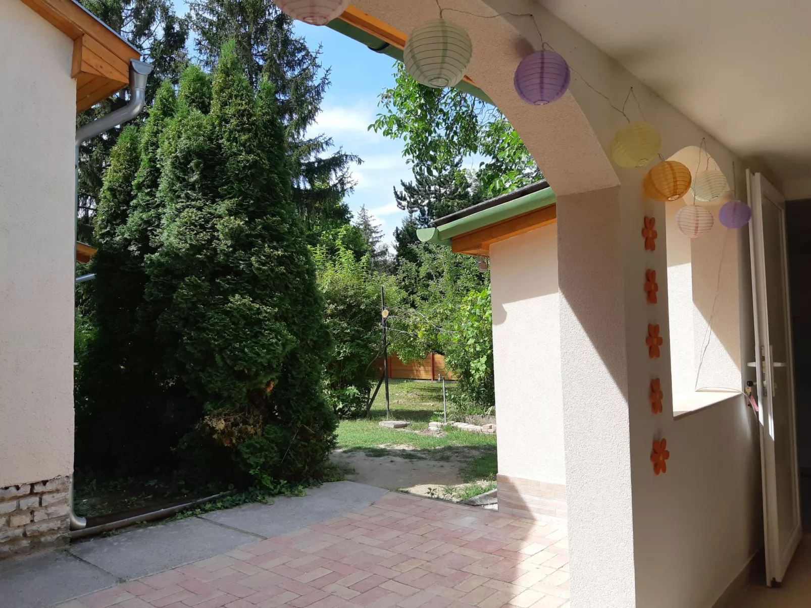 Renoviertes Haus in Zamárdi mit Großer Terrasse-Buiten