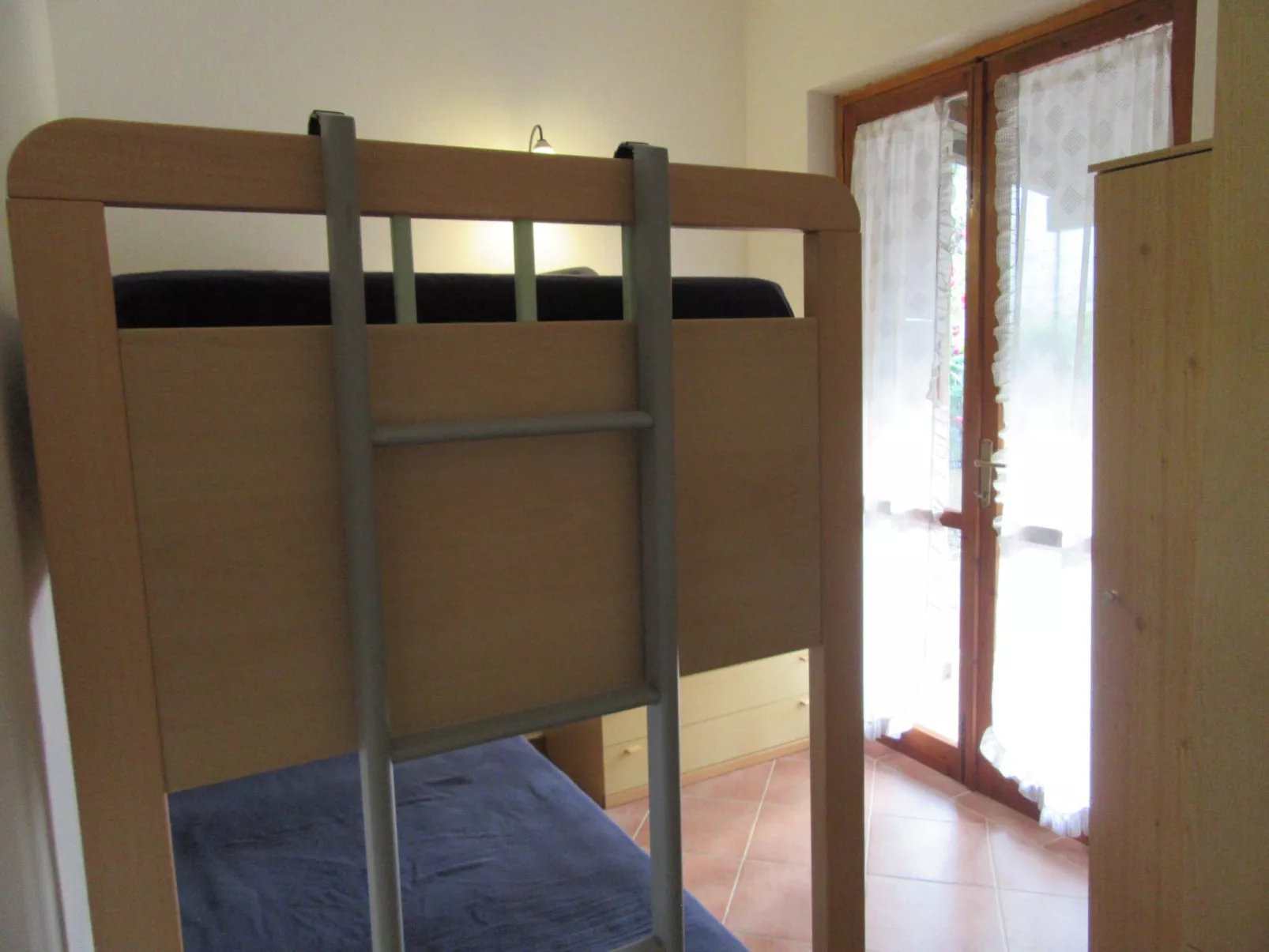 Quadri blue-Image-tags.info