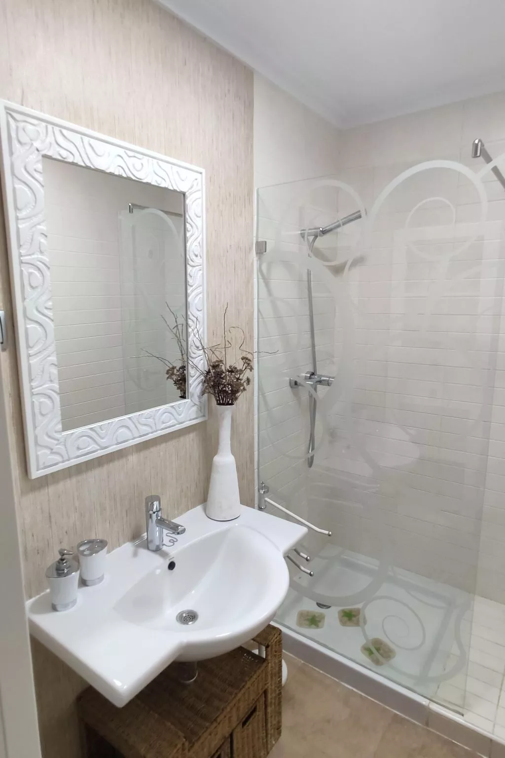 La Invincible Terreros in der 1. Reihe des Strandes-Binnen