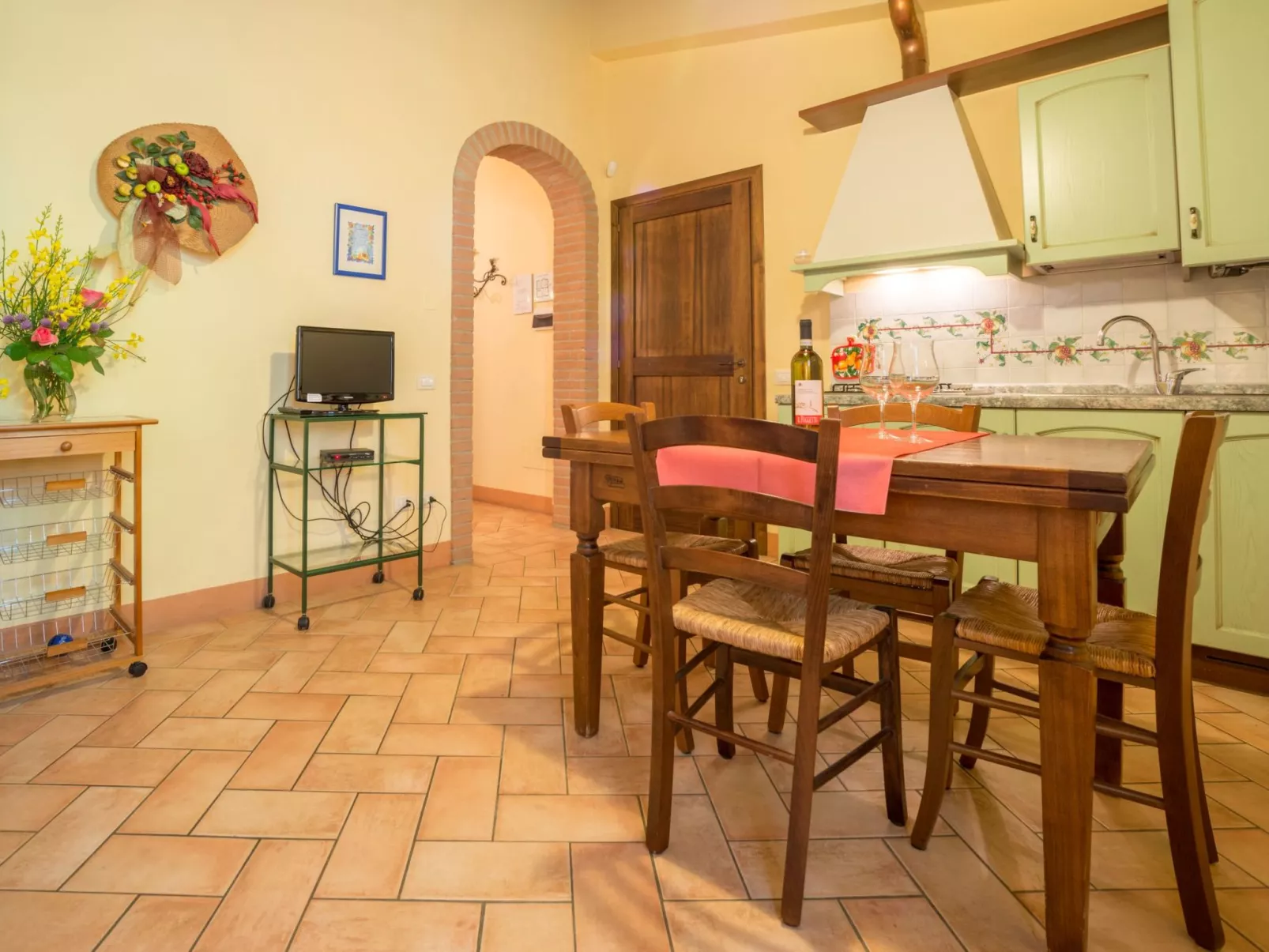 Ferienappartement mit Garten und Panoramablick-Image-tags.info