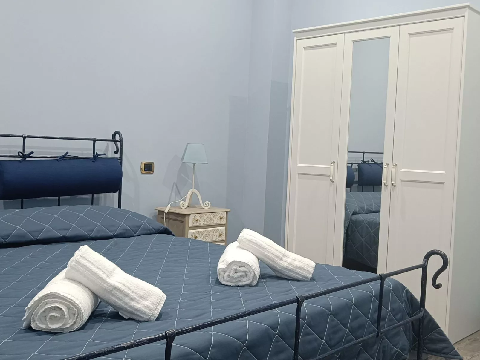 Flach 'Mary'-Image-tags.info