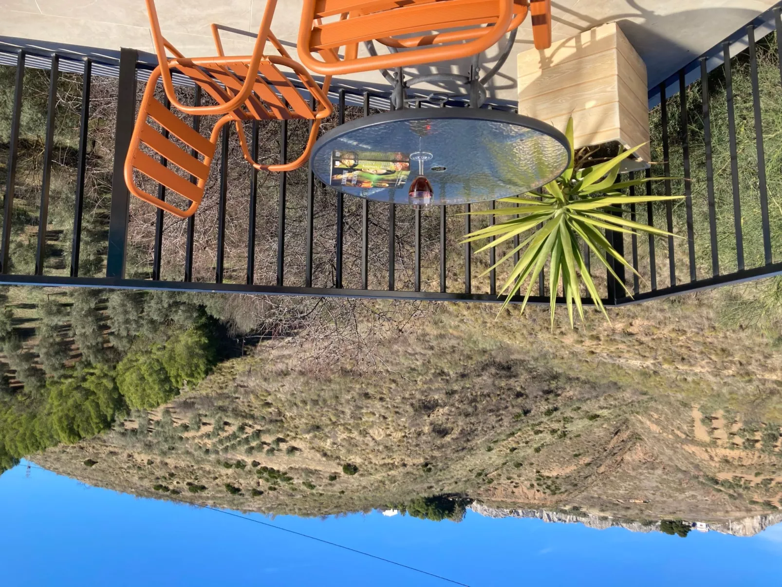 Wunderschön gelegenes Ferienhaus mit privatem Pool-Buiten