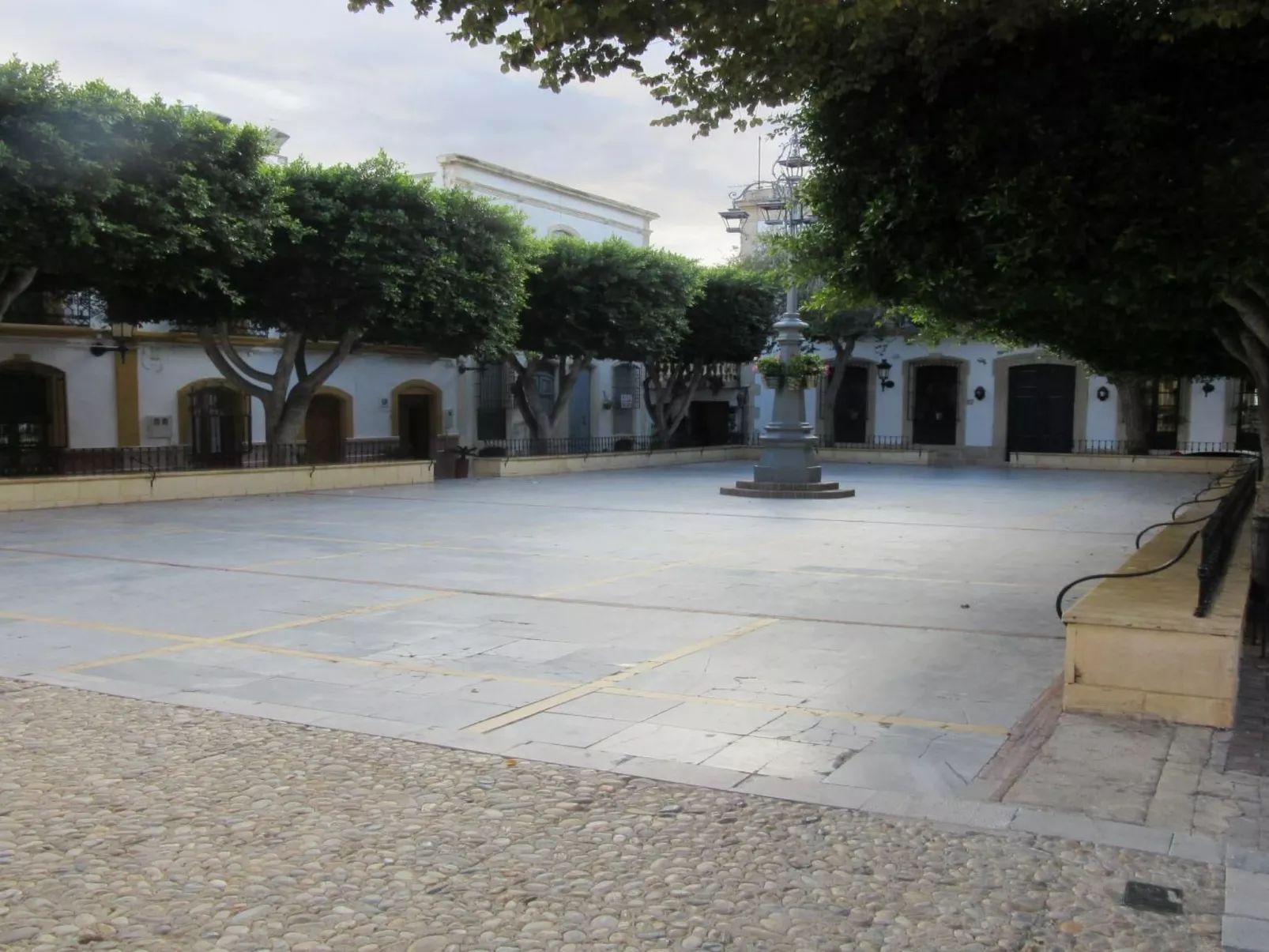 Schöne Villa für 6 Personen mit Schwimmbad-Buiten