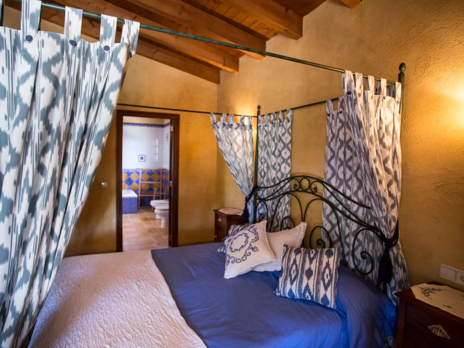 Finca mit Tennisplatz und Schwimmbad-Binnen