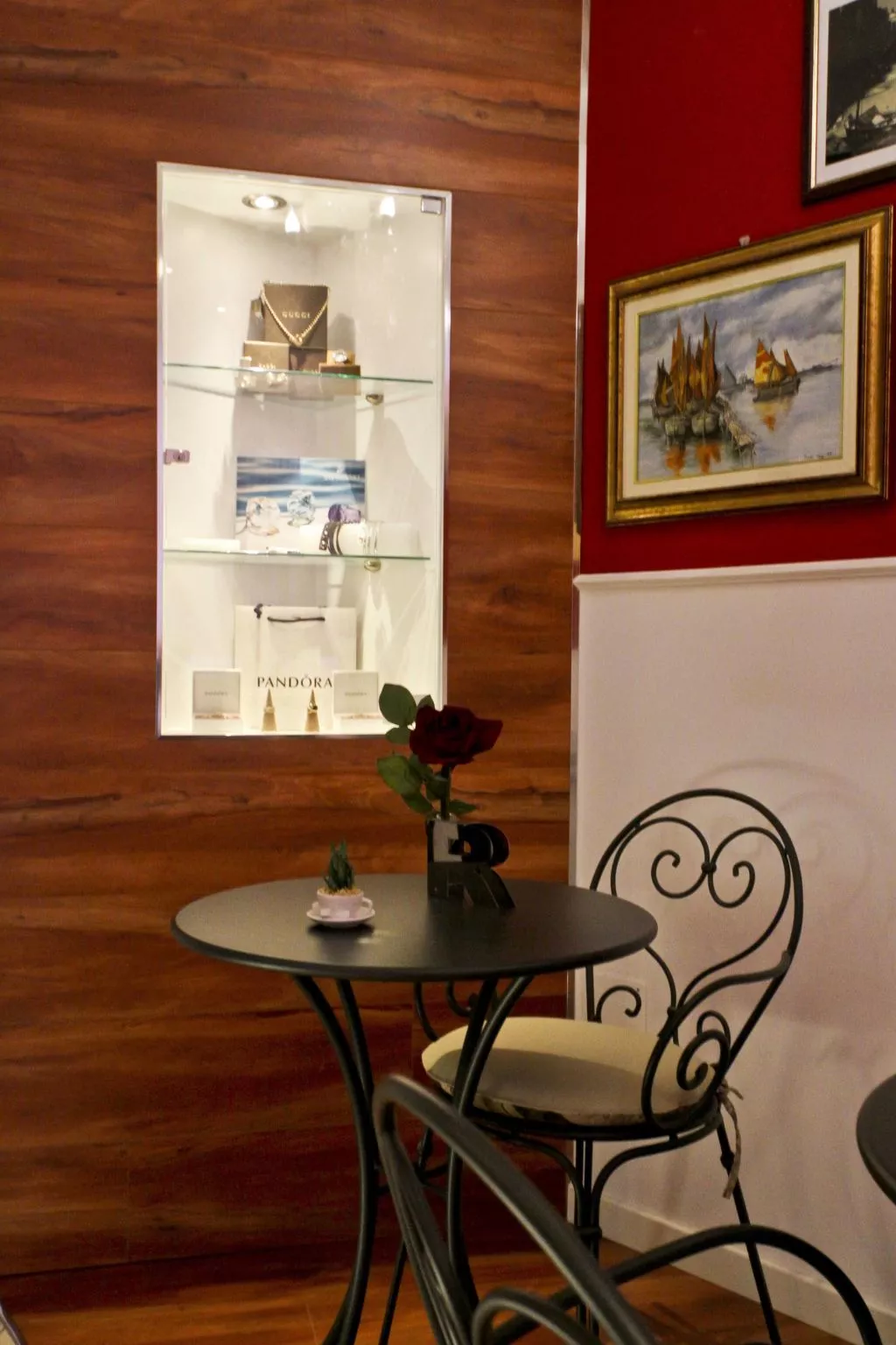 Moderne Ferienwohnung mit Balkon-Buiten