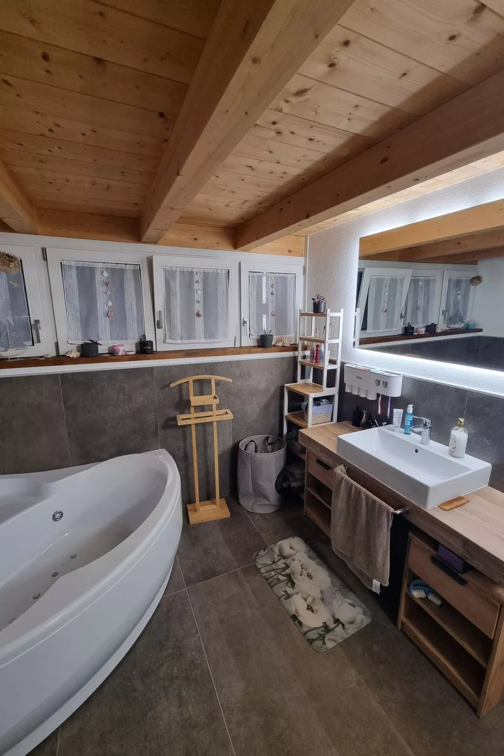 LoSteLaDa-Image-tags.info