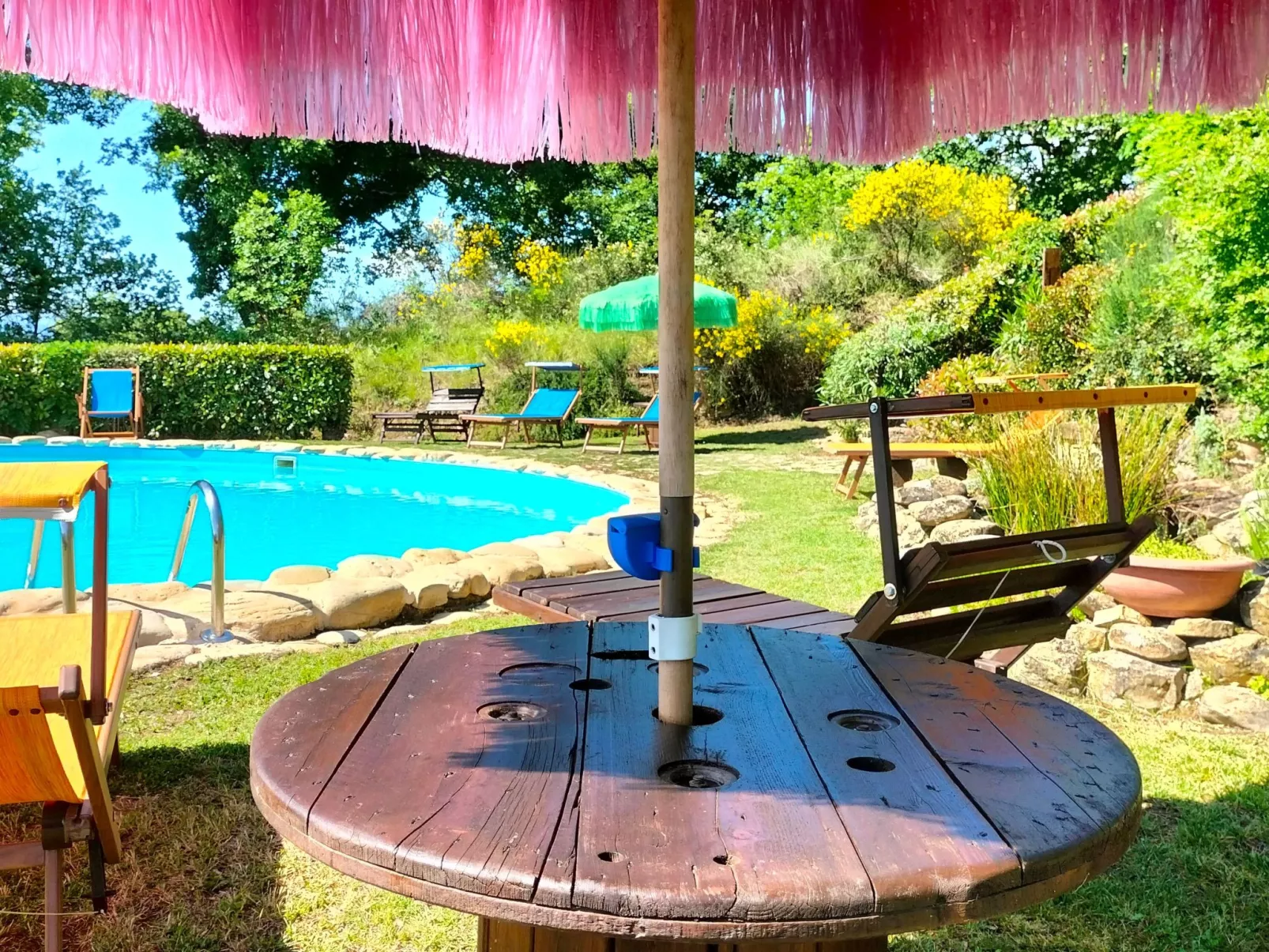 Große Wohnung mit Blick von den Bergen bis zum Meer-Buiten