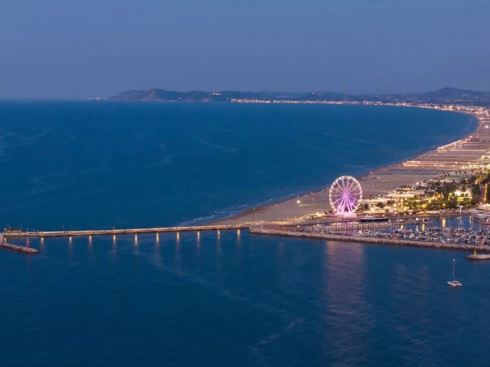 Flacher Strand und Zentrum, Privatparkplatz-Image-tags.info