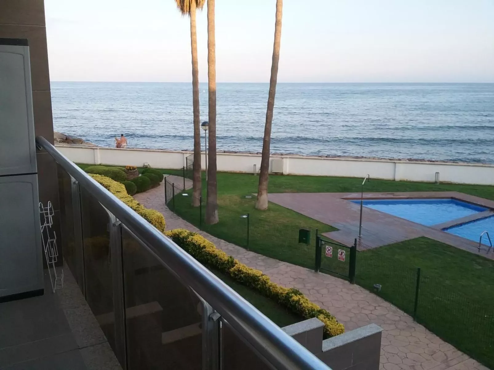 LUXUS APPARTMENT MIT MEERSICHT AUS DER TERRASSE-Buiten