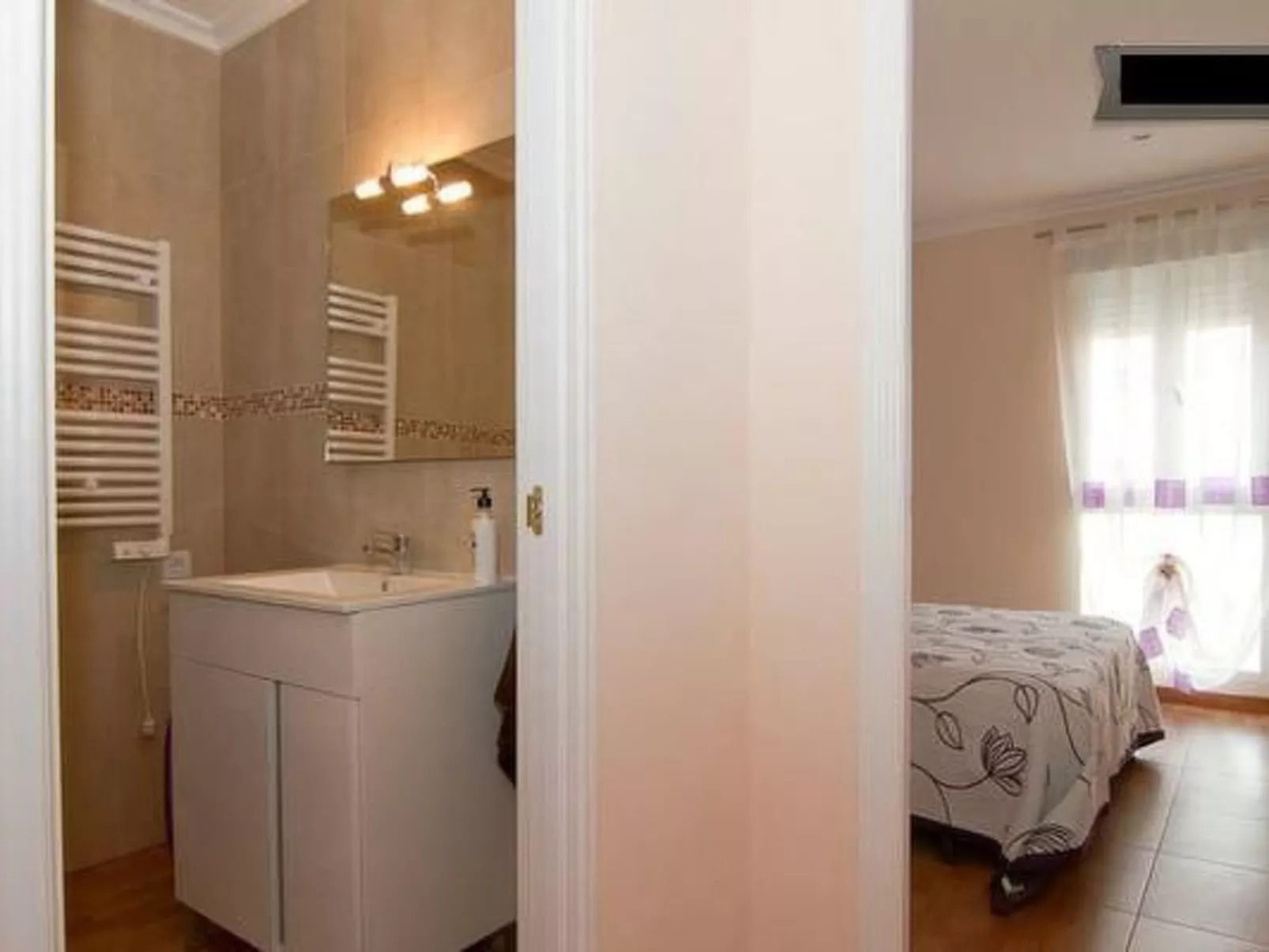 Wohnung mit Balkon-Image-tags.info