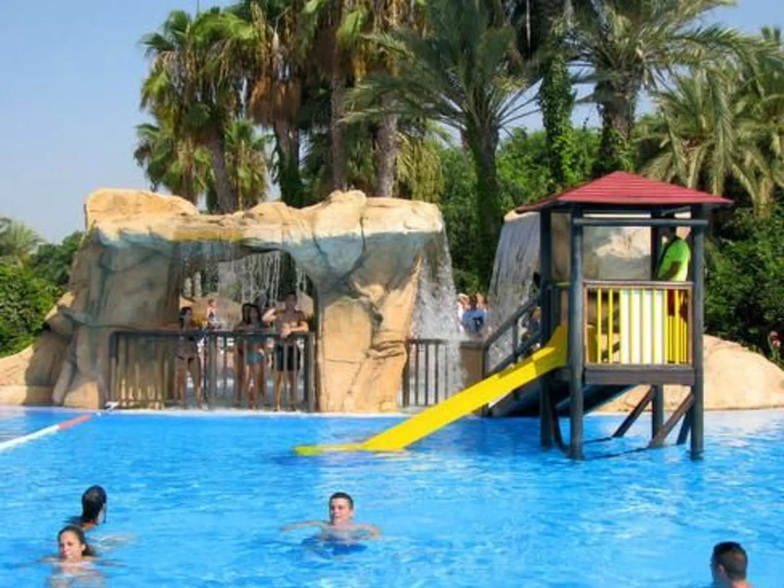 "Yovalu1" mit Balkon-Buiten